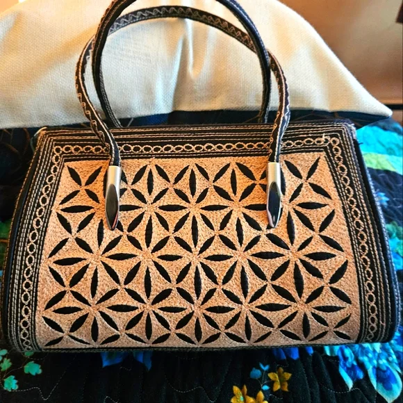 Banda Bag - Picture 3 of 11